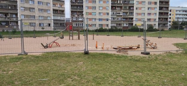 Rotaļu laukums Satiksmes ielā 33